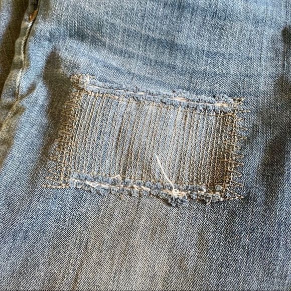 Bullhead Distressed Boyfriend Jeans  - Picture 8 of 12